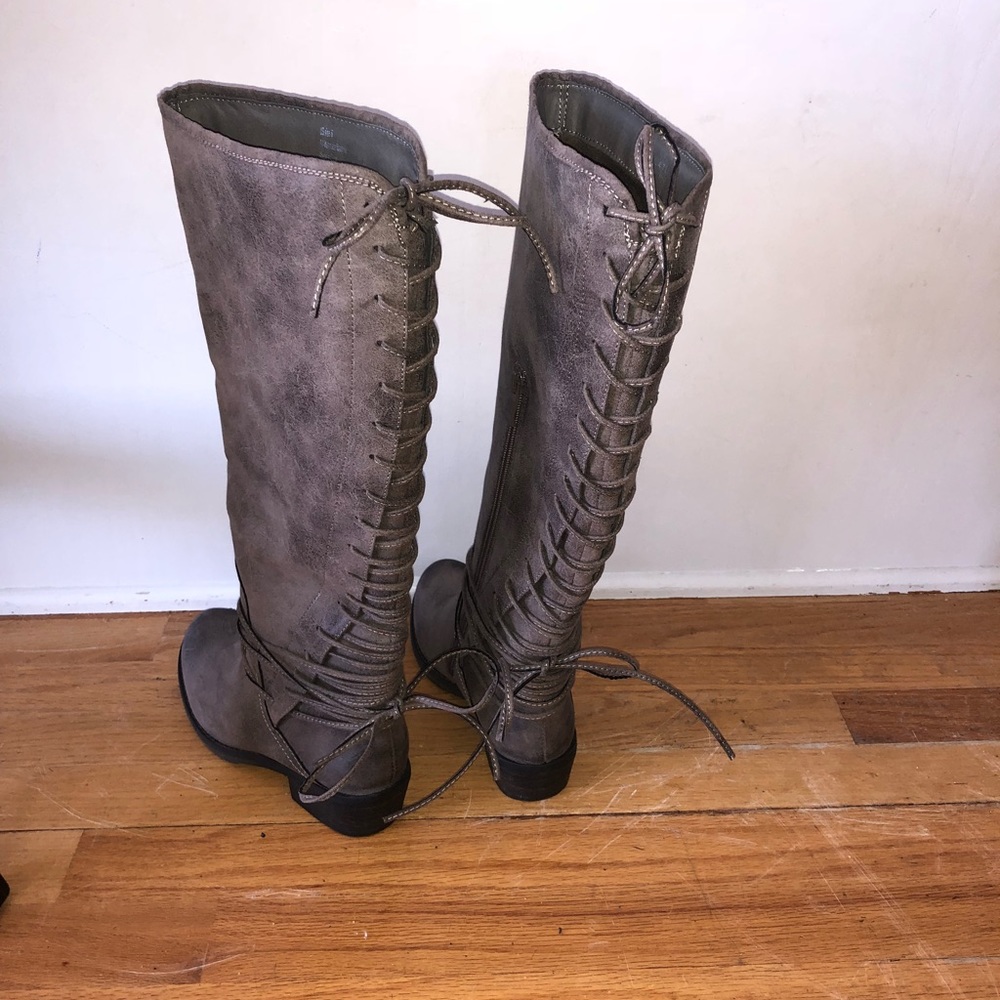 Boots - Picture 2 of 6